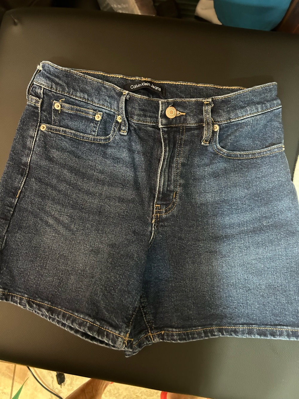Calvin Klein Jean shorts size 6 - White & Dark Blue Denim - Picture 5 of 7